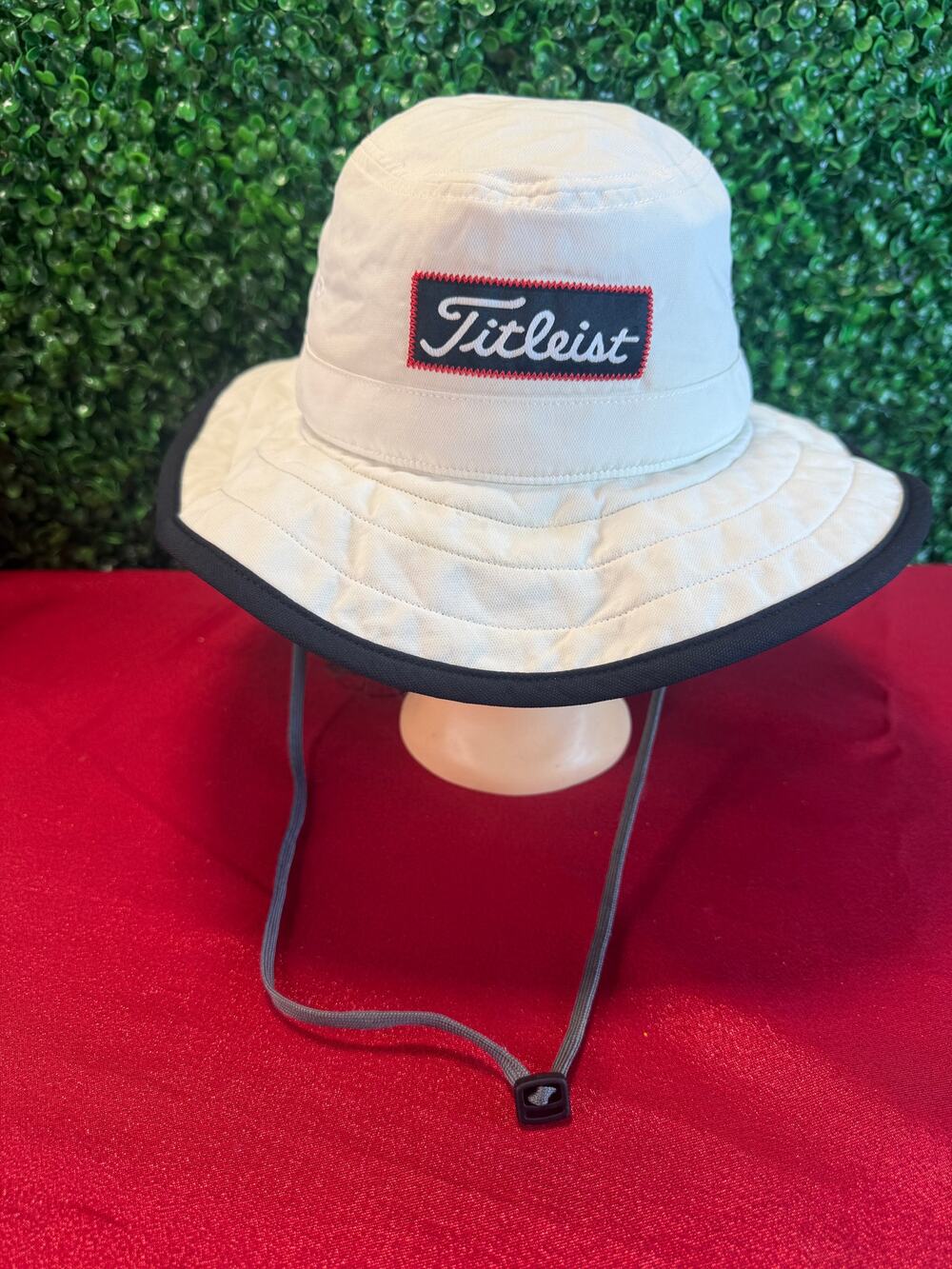 Titleist Men's Golf Bucket Hat White Red Black Logo Patch Sun Cap